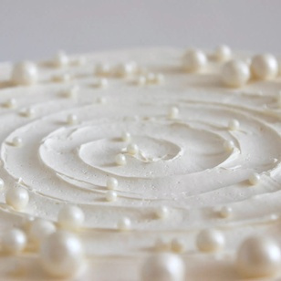 Свадебный торт с жемчужинками